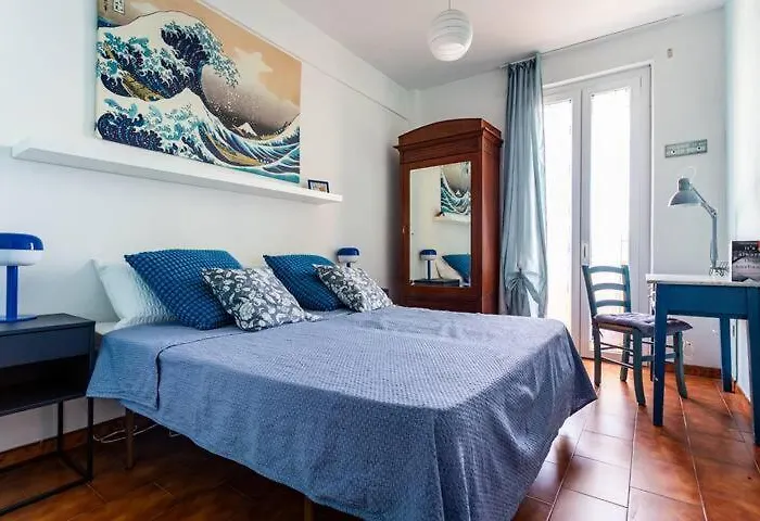 Ampia Stanza Luminosa A San Giovanni, Piano Alto Con Finestra O Balcone